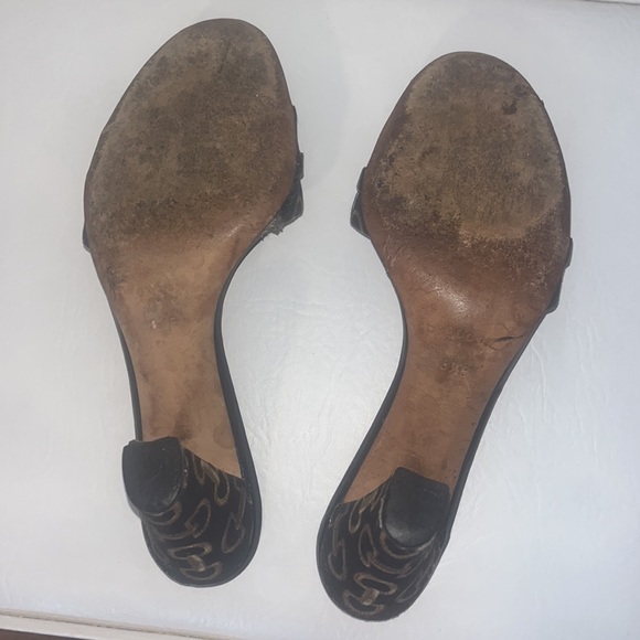 AUTHENTIC GUCCI Horse-Bit slides Black w/horsebit print canvas 8.5 Women Pump - Picture 4 of 4